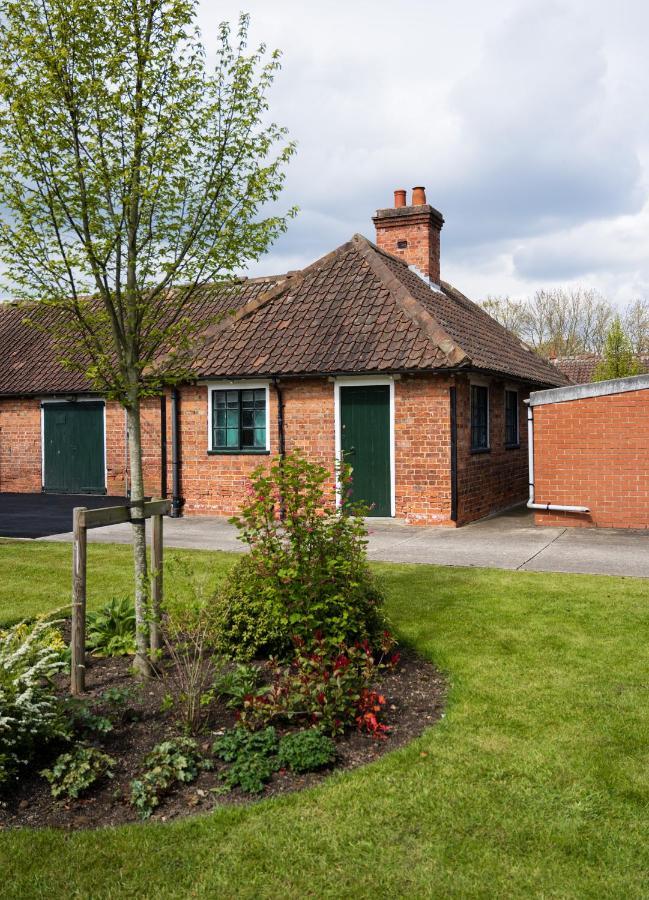 The Stable Suite At York Racecourse Kültér fotó