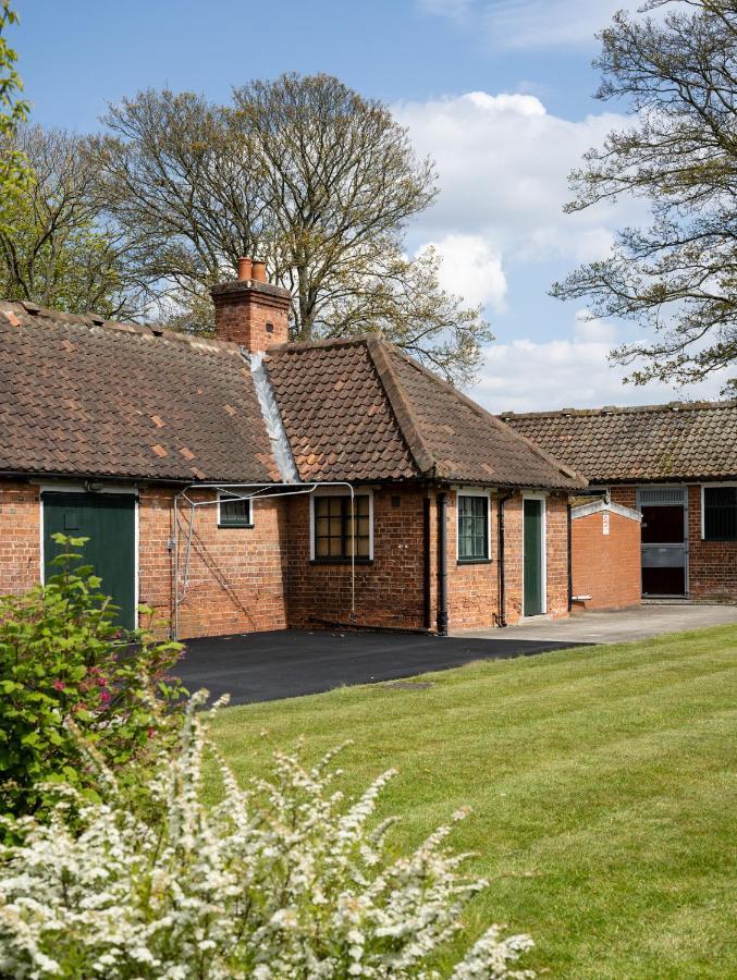 The Stable Suite At York Racecourse Kültér fotó